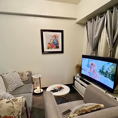 Brixton Place, Weston Tower Manila Esterno foto