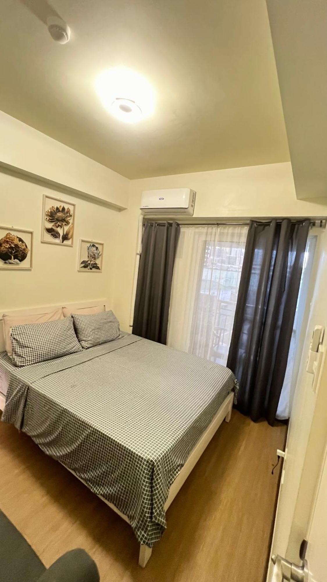 Brixton Place, Weston Tower Manila Esterno foto